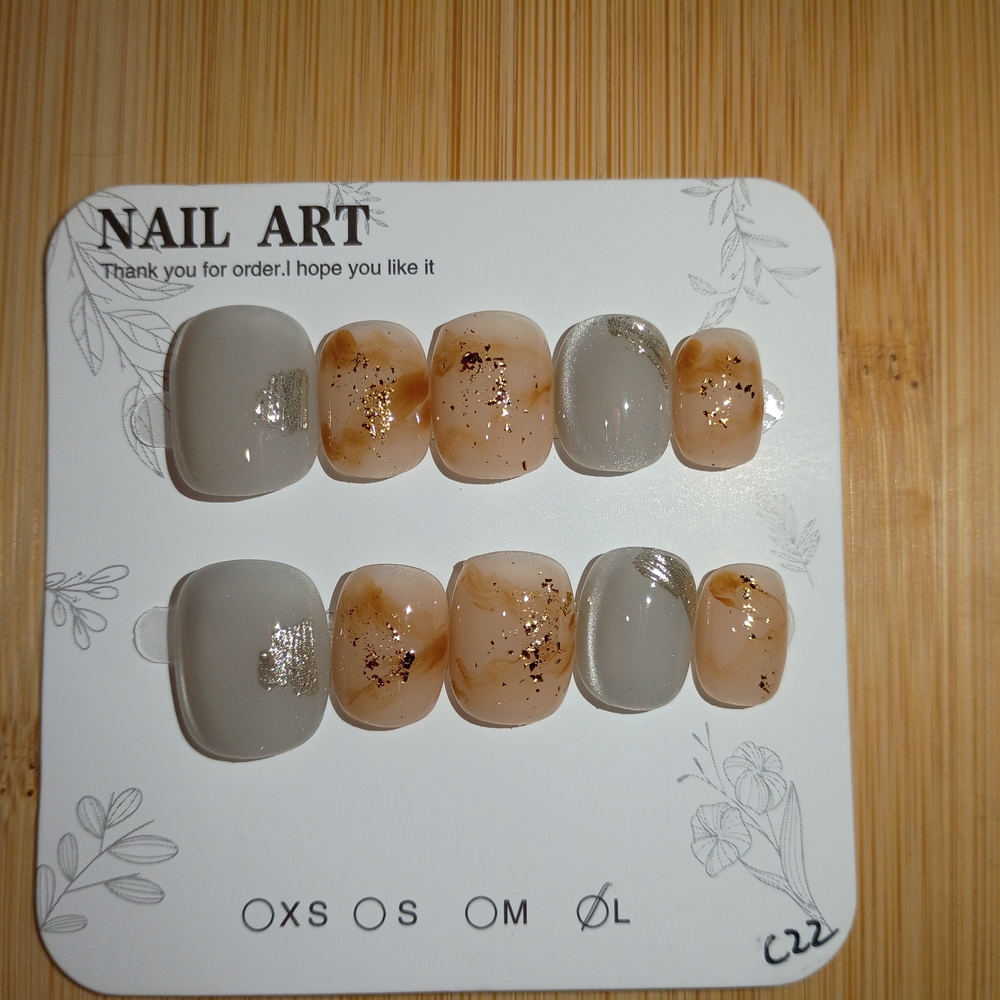 Cat Eye Silver & Tan Press-On Shorty Nail Set